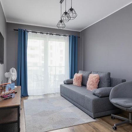 Comfy Apartment Pachonskiego With Parking In Krakow By Noclegi Renters Bagian luar foto