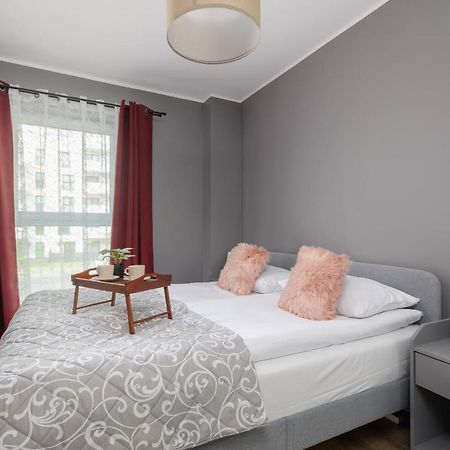 Comfy Apartment Pachonskiego With Parking In Krakow By Noclegi Renters Bagian luar foto