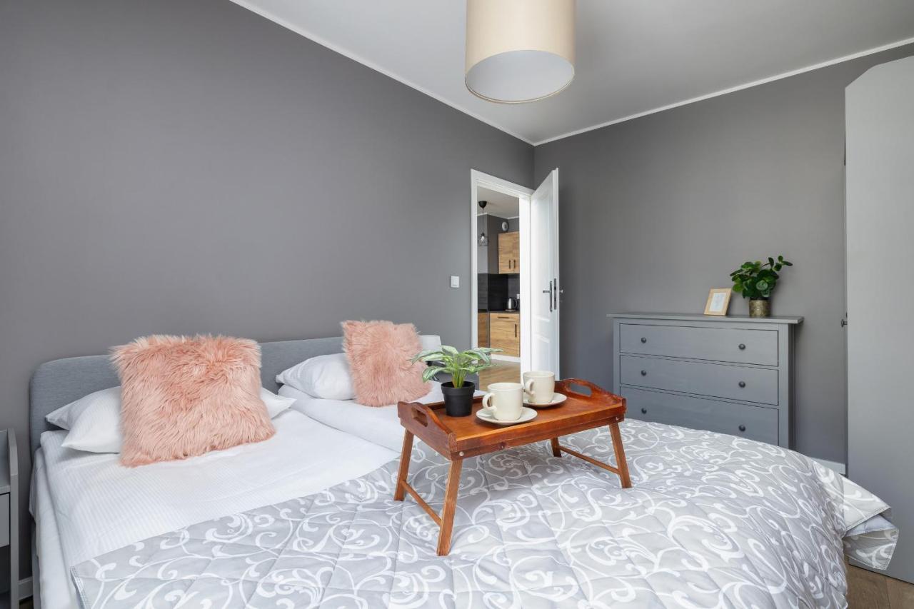 Comfy Apartment Pachonskiego With Parking In Krakow By Noclegi Renters Bagian luar foto