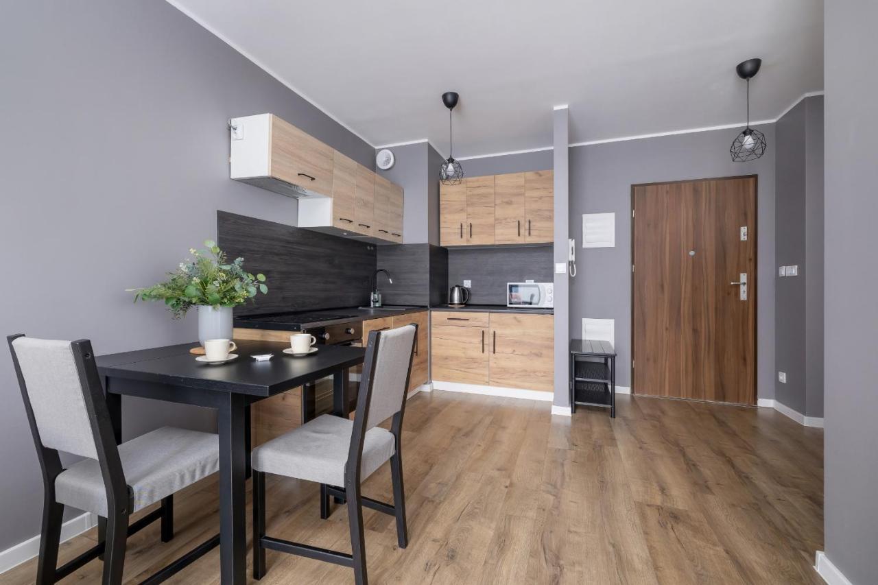 Comfy Apartment Pachonskiego With Parking In Krakow By Noclegi Renters Bagian luar foto