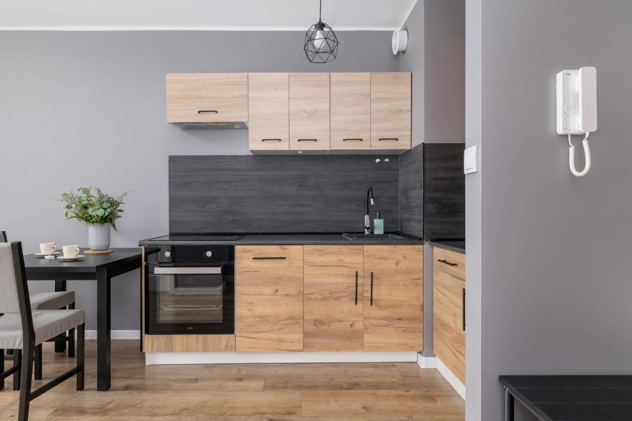 Comfy Apartment Pachonskiego With Parking In Krakow By Noclegi Renters Bagian luar foto