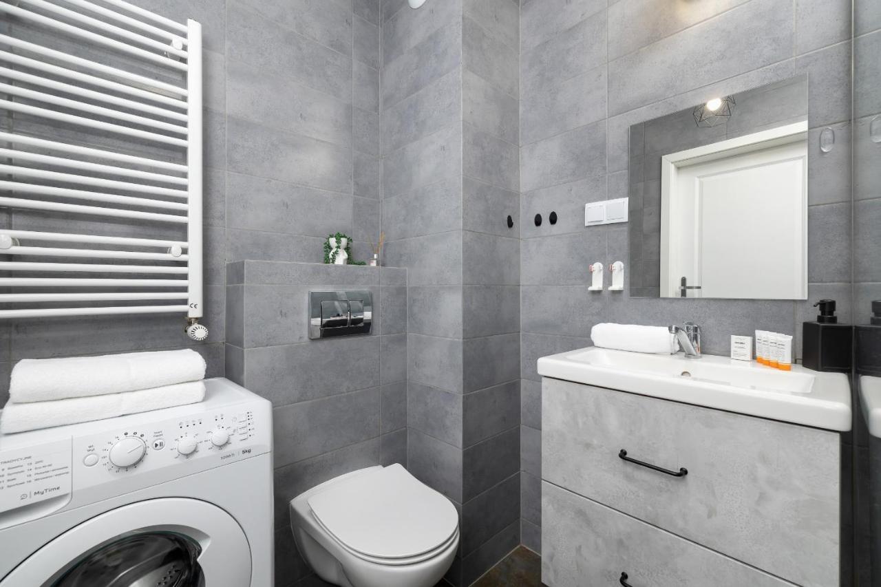 Comfy Apartment Pachonskiego With Parking In Krakow By Noclegi Renters Bagian luar foto