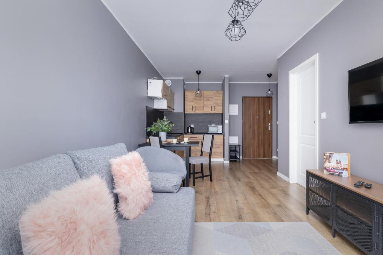 Comfy Apartment Pachonskiego With Parking In Krakow By Noclegi Renters Bagian luar foto