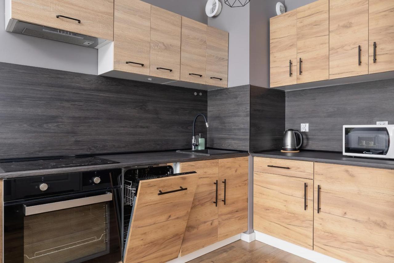 Comfy Apartment Pachonskiego With Parking In Krakow By Noclegi Renters Bagian luar foto