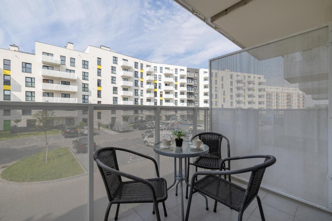 Comfy Apartment Pachonskiego With Parking In Krakow By Noclegi Renters Bagian luar foto